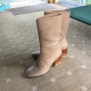 Naked feet boots size 8.5. Soft leather, worn once